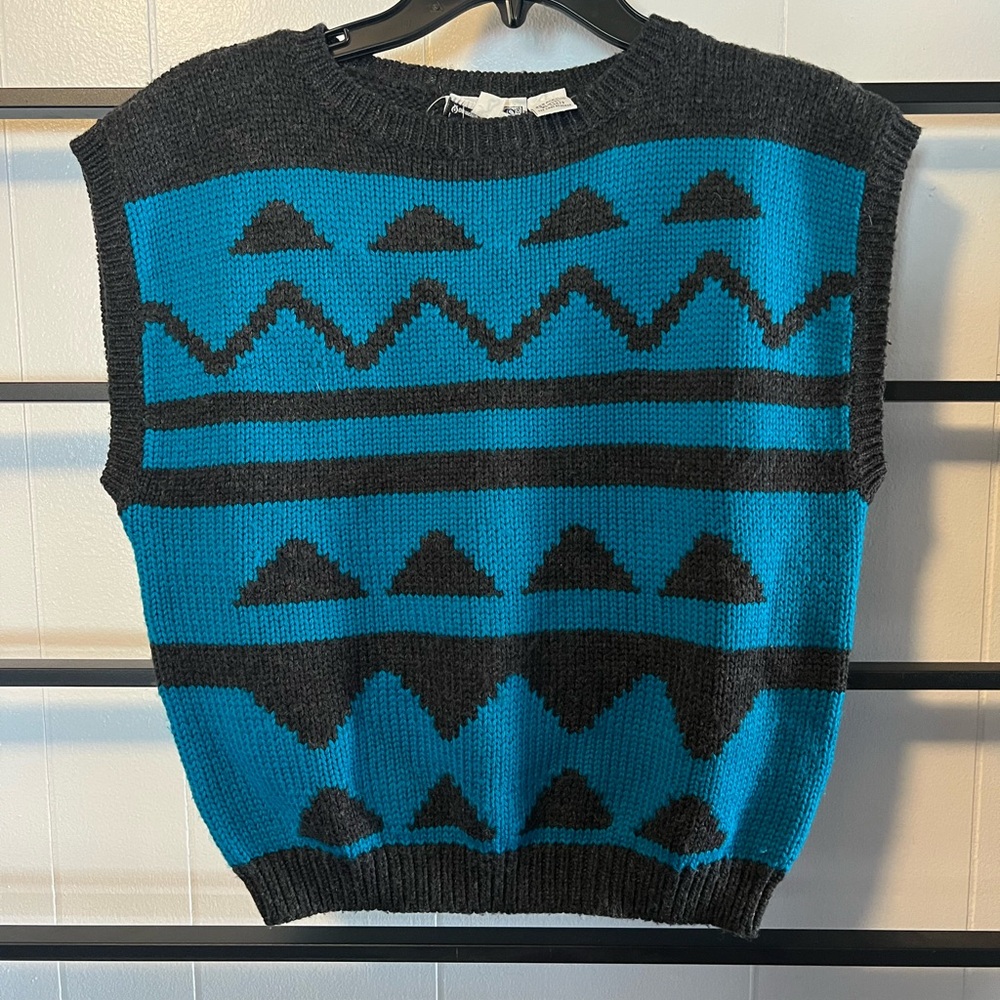 Women’s Vintage Russ Petites Large Vest , 1980's Theme, B11
